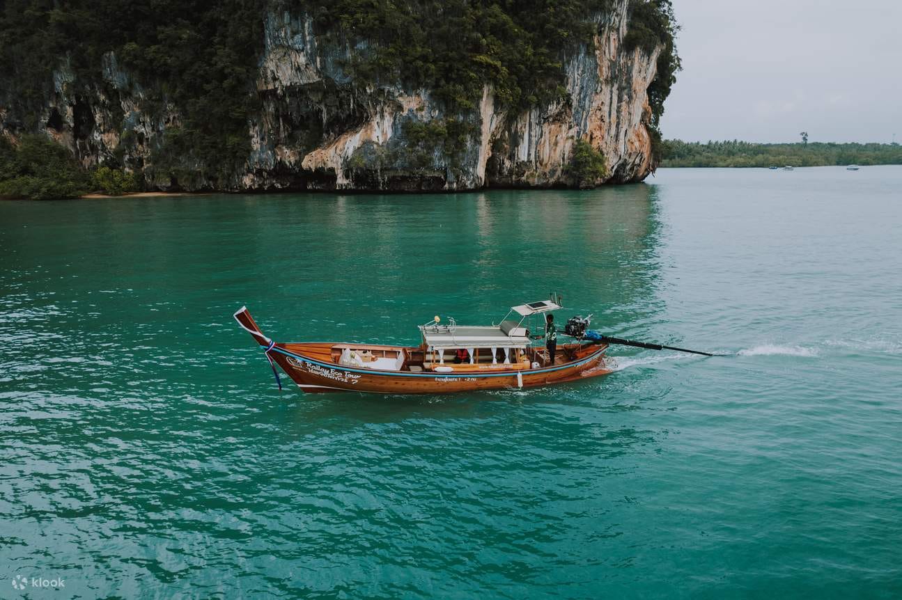 Krabi-Hong Island tour by Speed boat with Lunch (Including Island Fee) (Boat SIC+PVT Land Transfer)