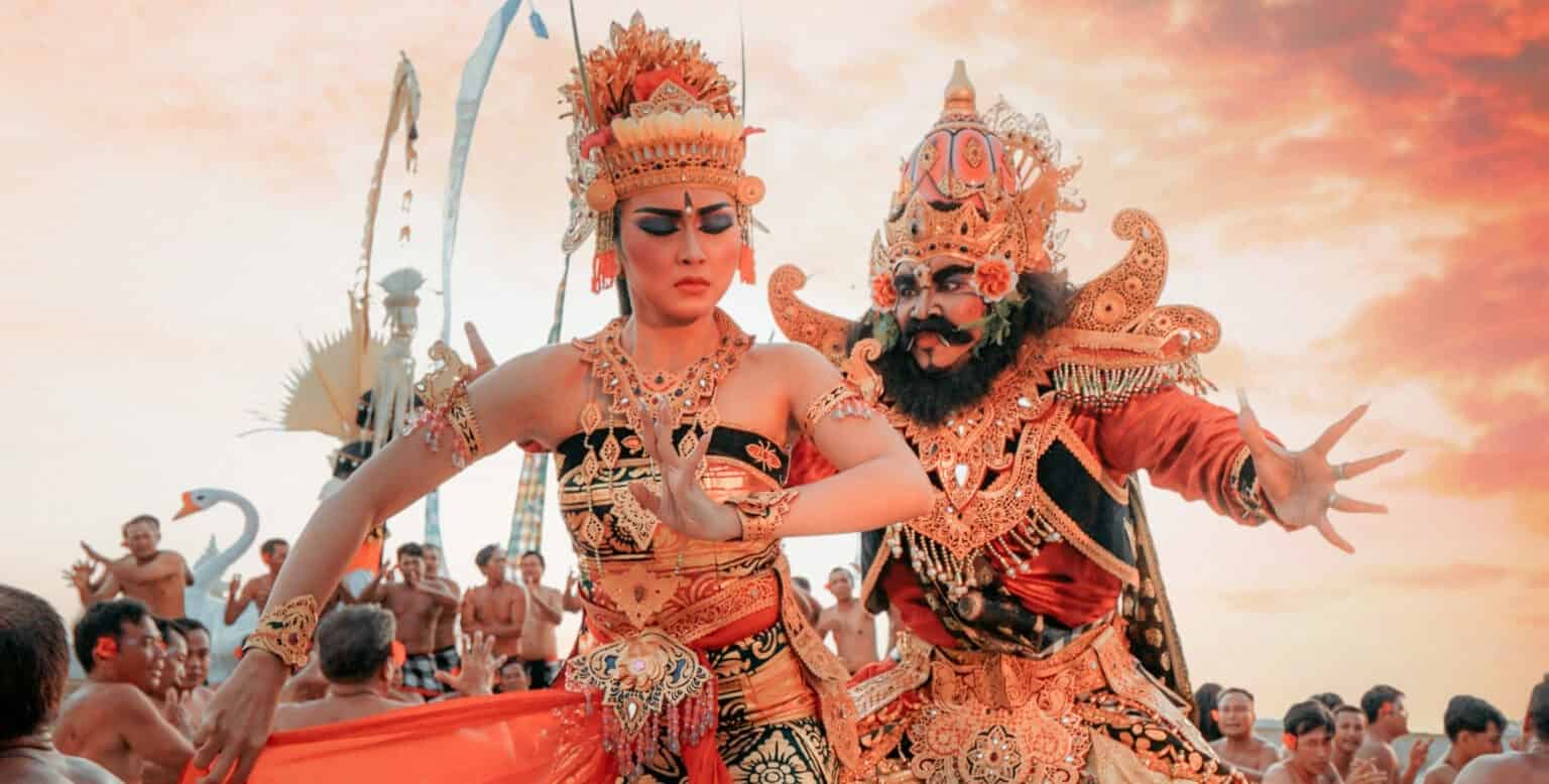 Uluwatu Temple Tour with Kecak Dance Performance and Private Transfers