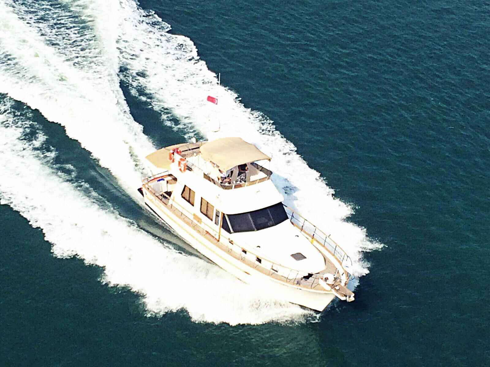 Singapore Southern Islands Yacht Guided Tour 2.5 Hours on Private Basis