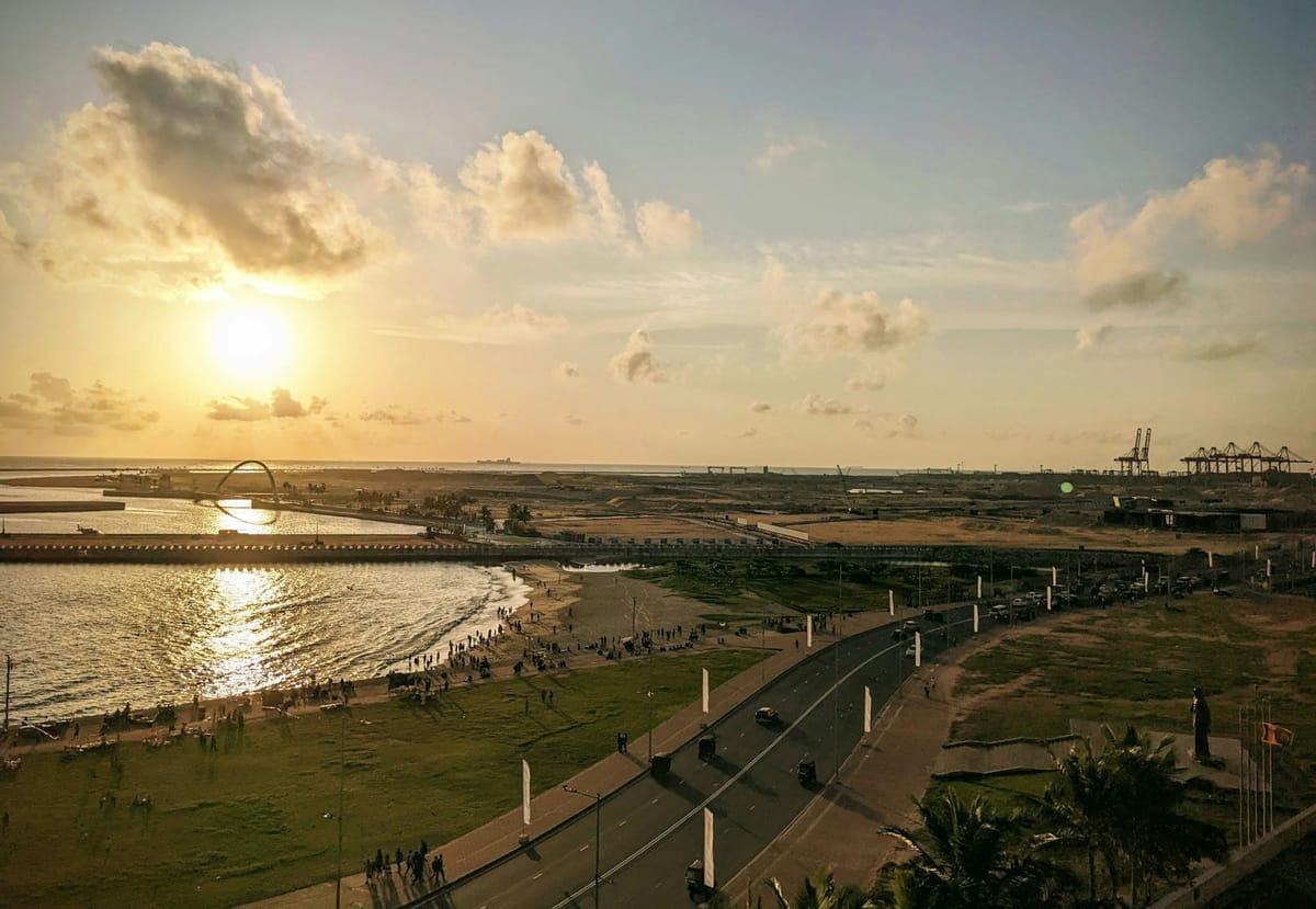 Colombo City Highlights Tour : Galle Face Green, National Museum and Fort District