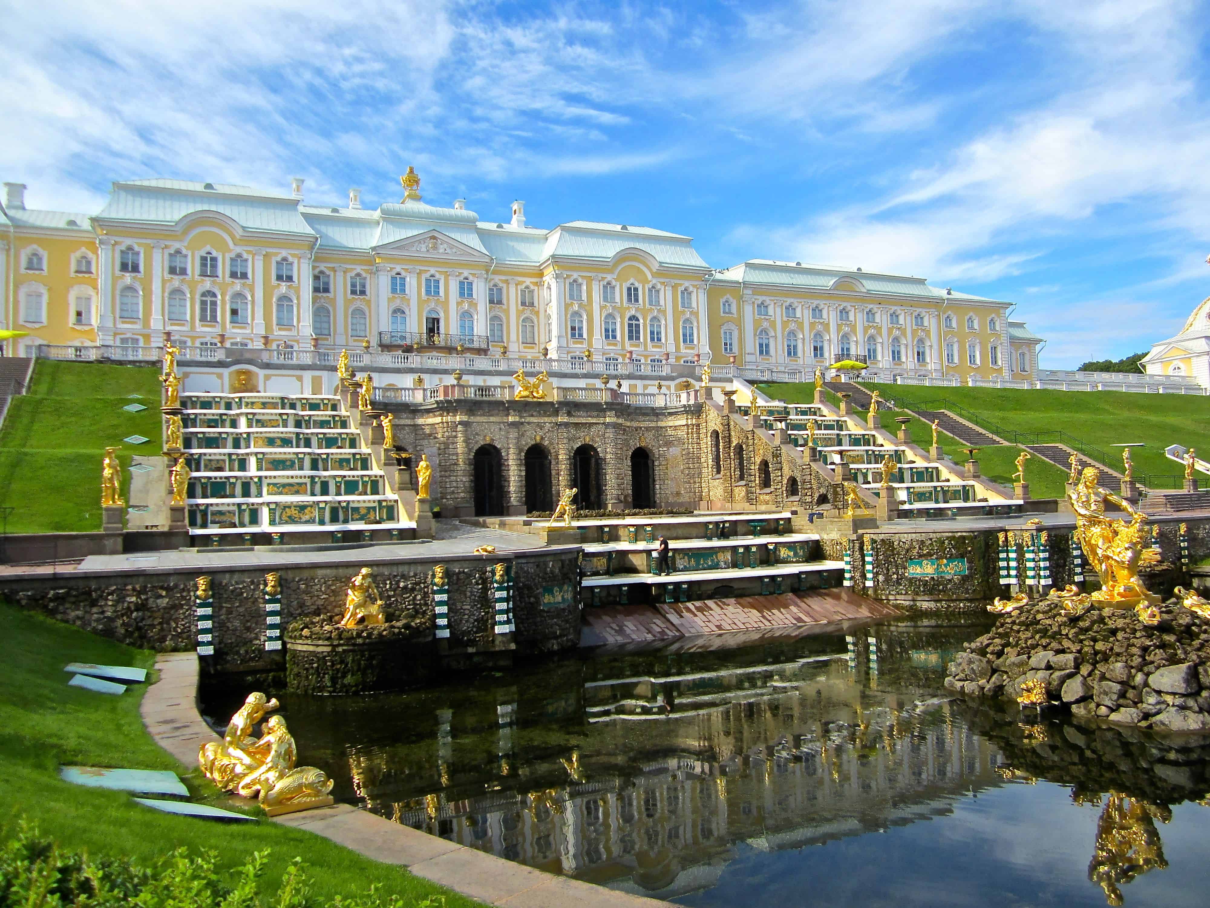 Peterhof – Grand palace + Park return transfers)