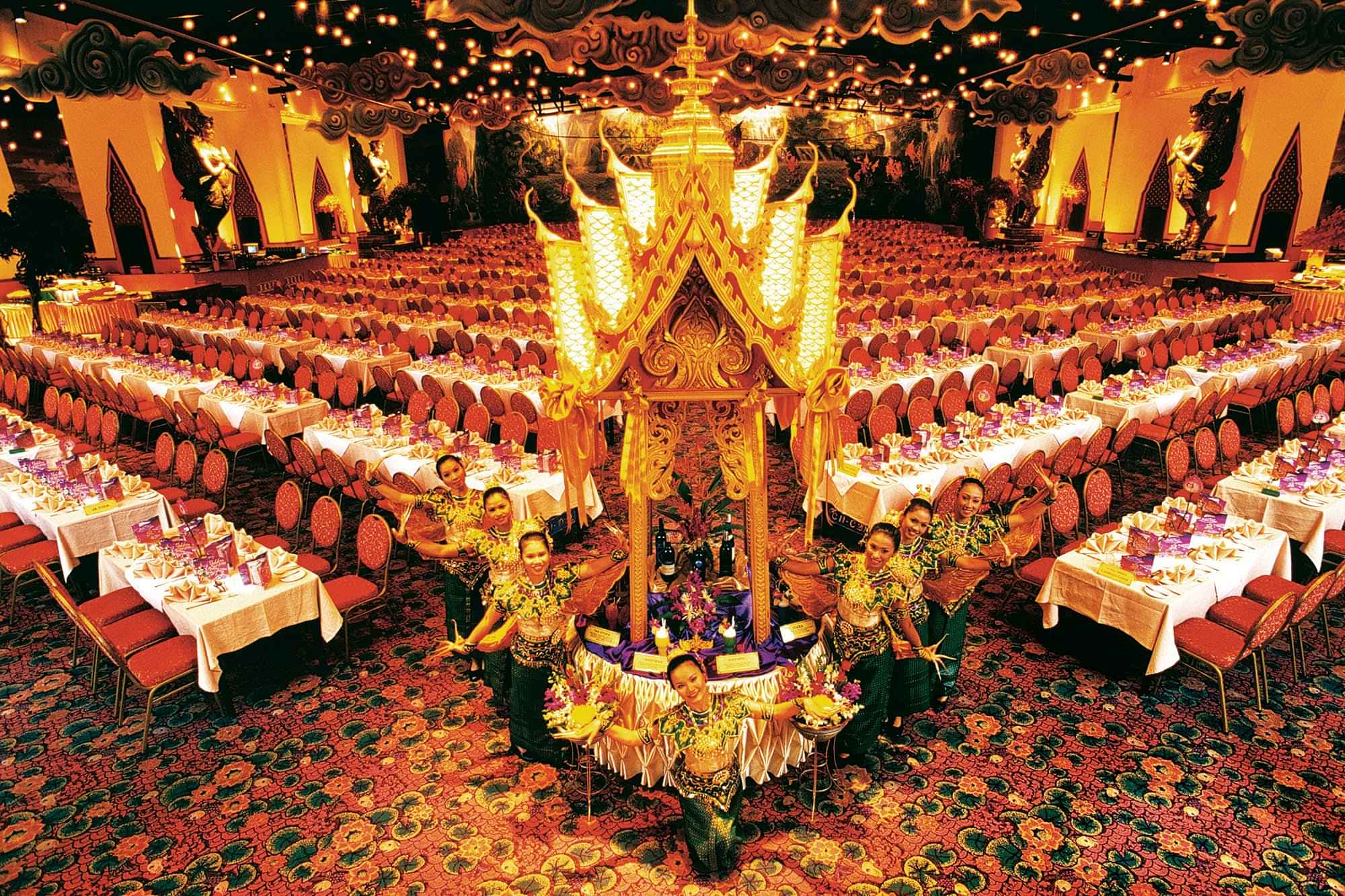 Phuket-Fantasea Show with Dinner with shared Transfers