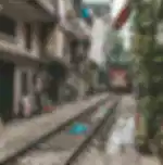 Hanoi street food and go on train to the famous train street