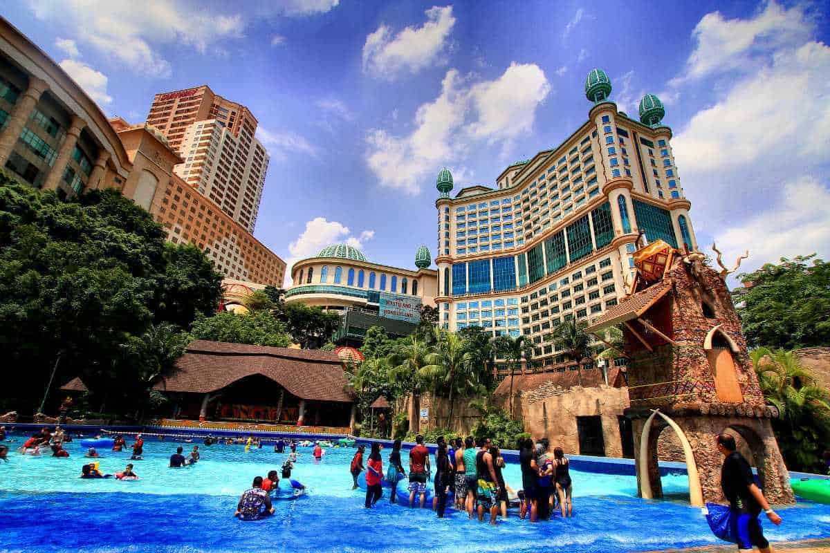 Return Transfers to Sunway Lagoon Theme Park and All Parks entrance With Private Transfers