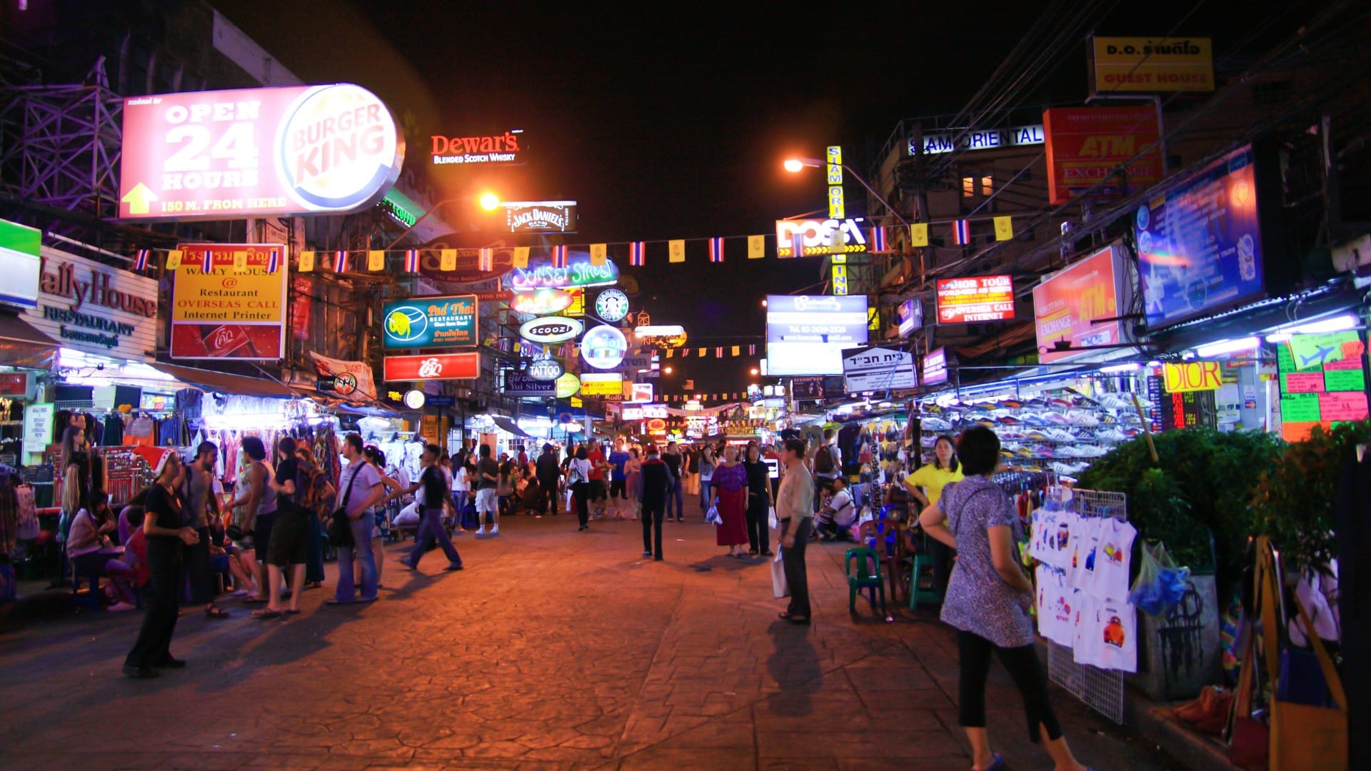 Bangkok Hotel to Khao San Street Transfer (PYT Journey) SIC involves pick up from Pratunam , Makkasan , Sathorn and Silom areas.