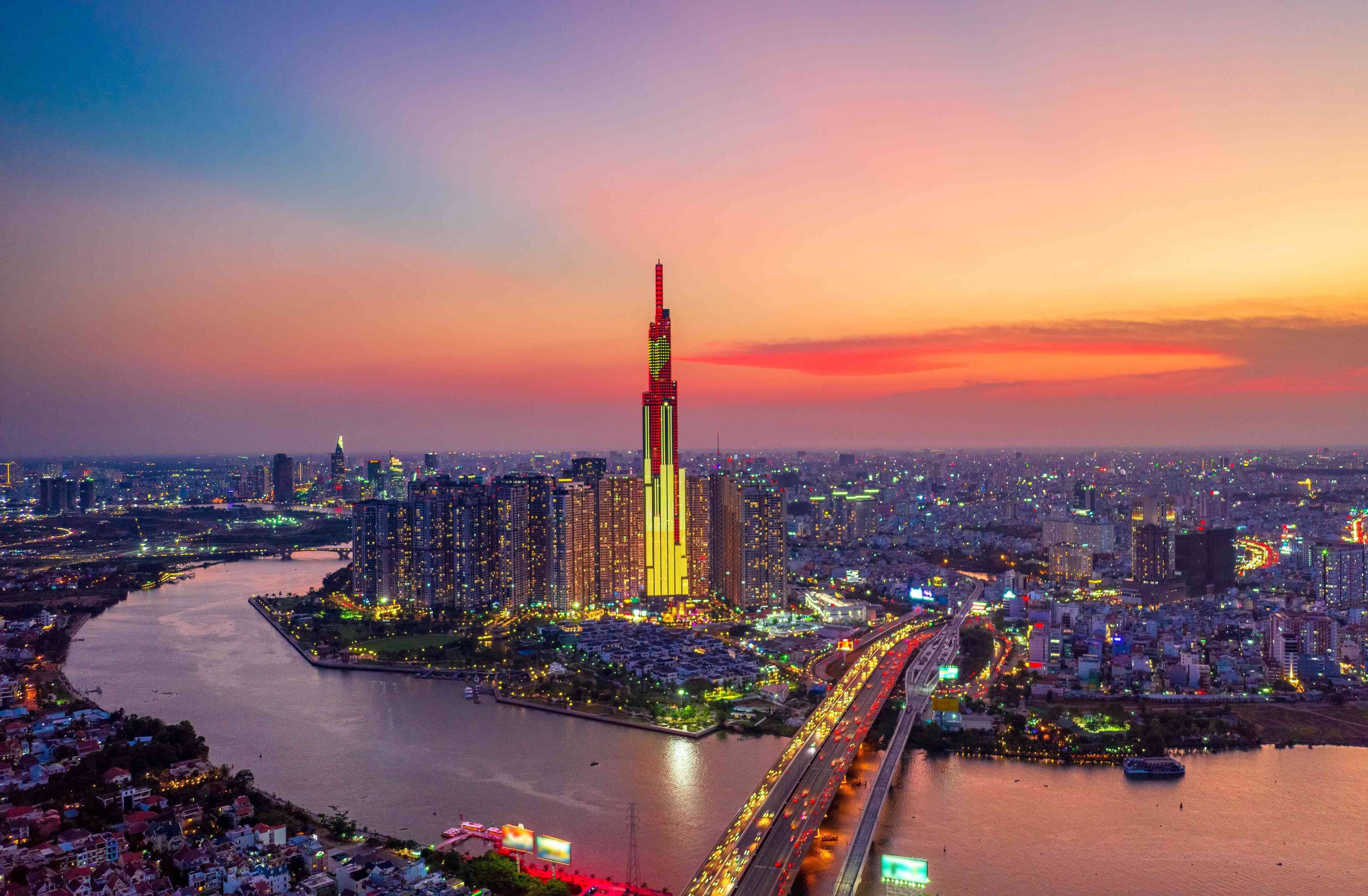 Full Day City Tour, Transfer For Lunch And Water Puppet Show With Private Transfers