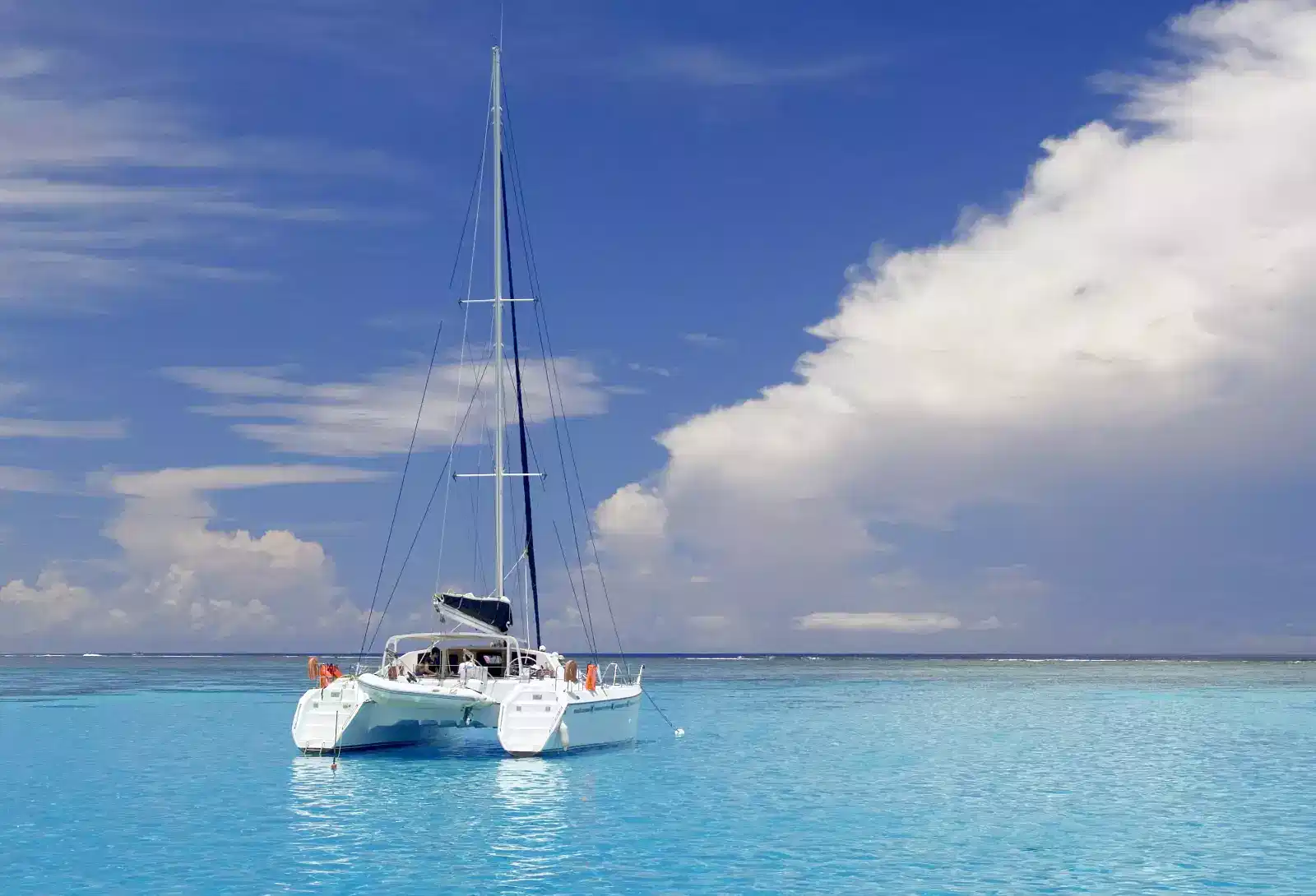 Complimentary Catamaran Cruise during Ile Aux Cerf tour