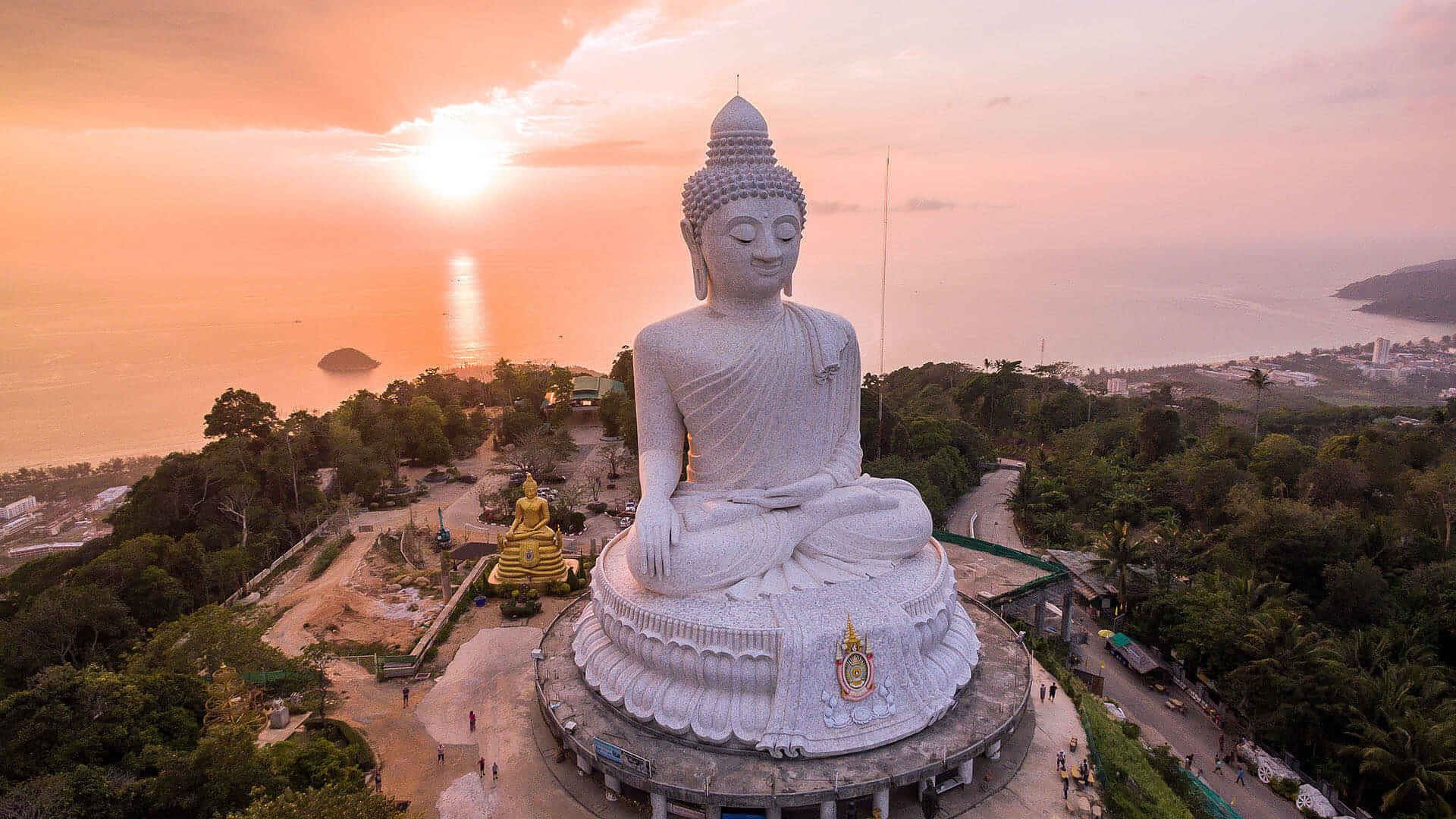 Half Day Phuket City Tour with Big Buddha & Chalong Temple (Pick up for hotels in Patong, Kata, Karon & Kamala)