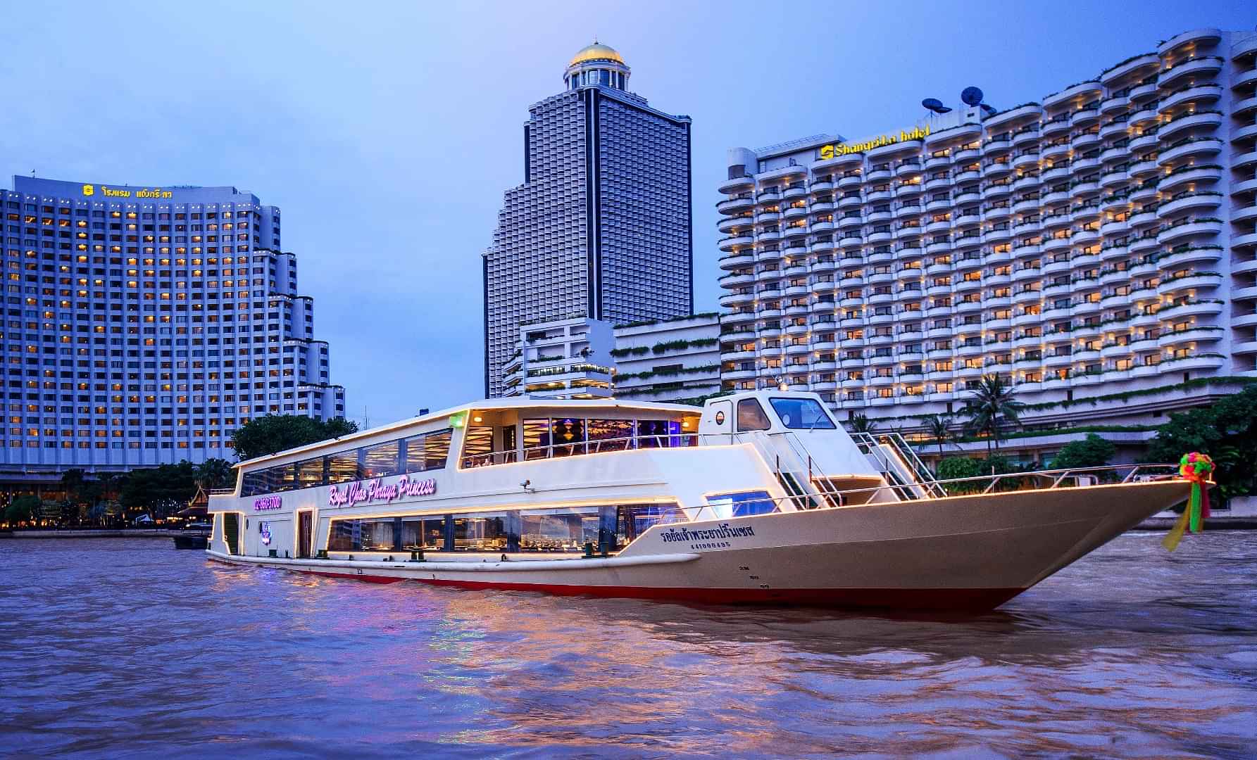 Full day tour of Safari World & Chao Phraya Dinner Cruise