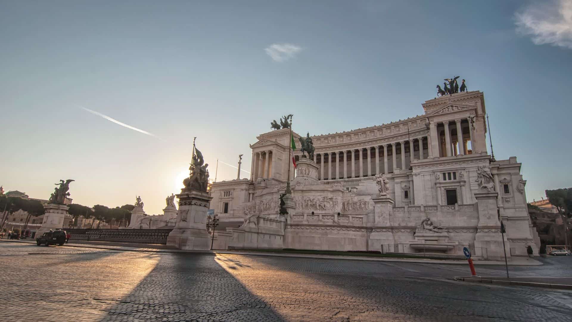 Rome Tour: Panoramic tour of Rome, Visit Piazza Venezia and Visit Trastevere