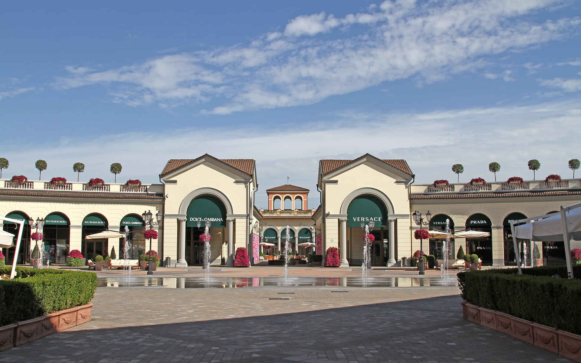 Serravalle Designer Outlet Roundtrip Bus from Milan