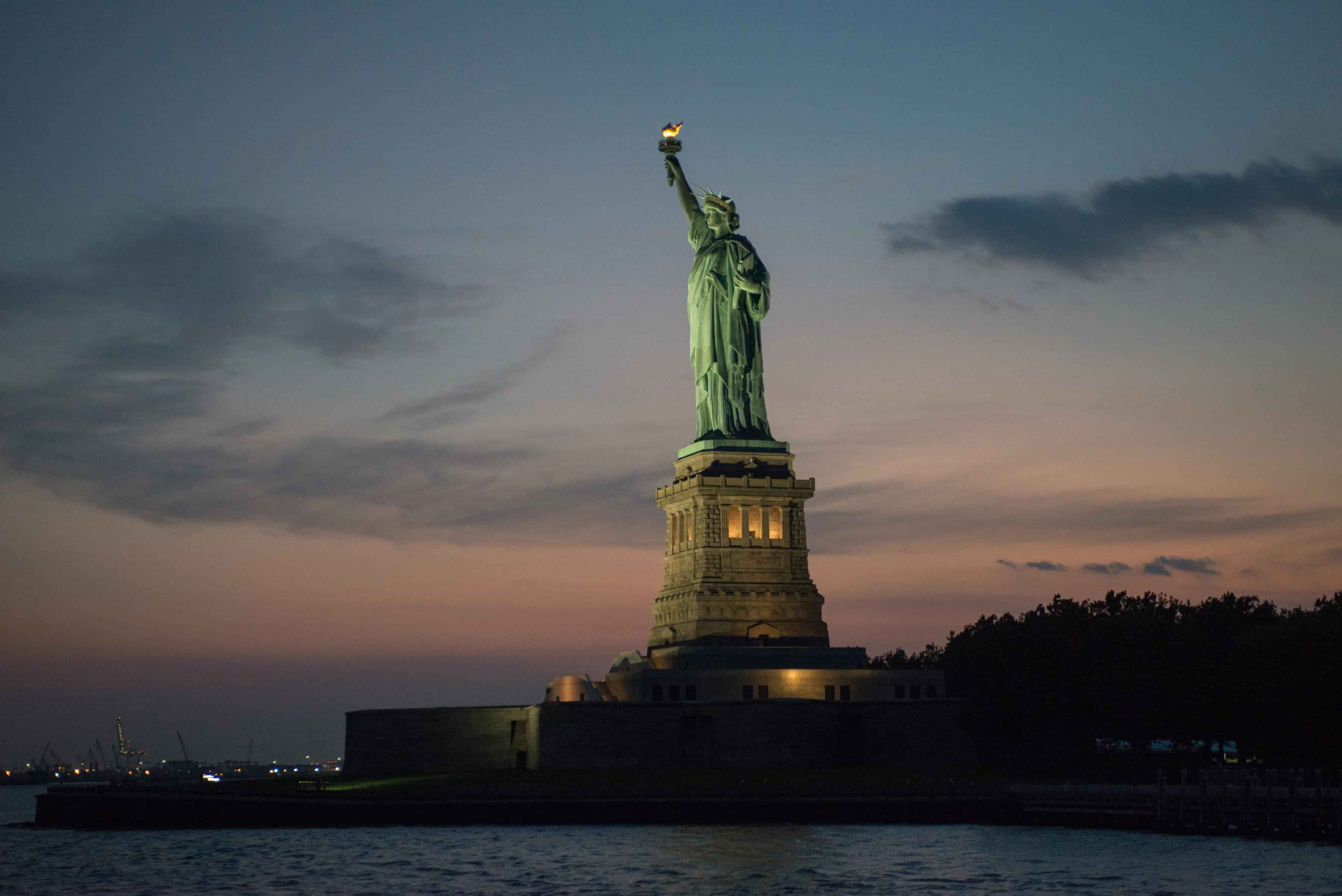 NEW YORK CITY TOUR WITH STATUE OF LIBERTY & SUMMIT ONE VANDERBILT ( Fixed_Special )