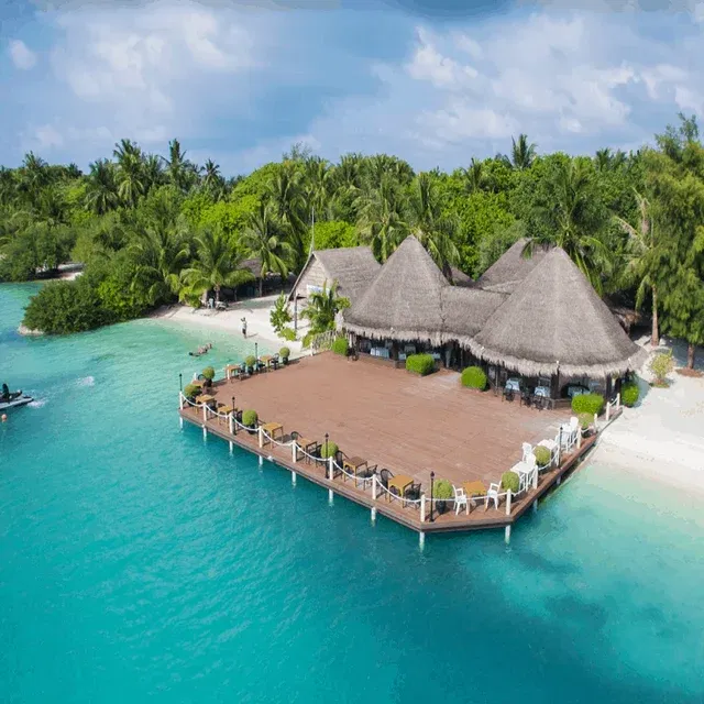 Surf, Dive and Escape at Adaaran Huduran Fushi