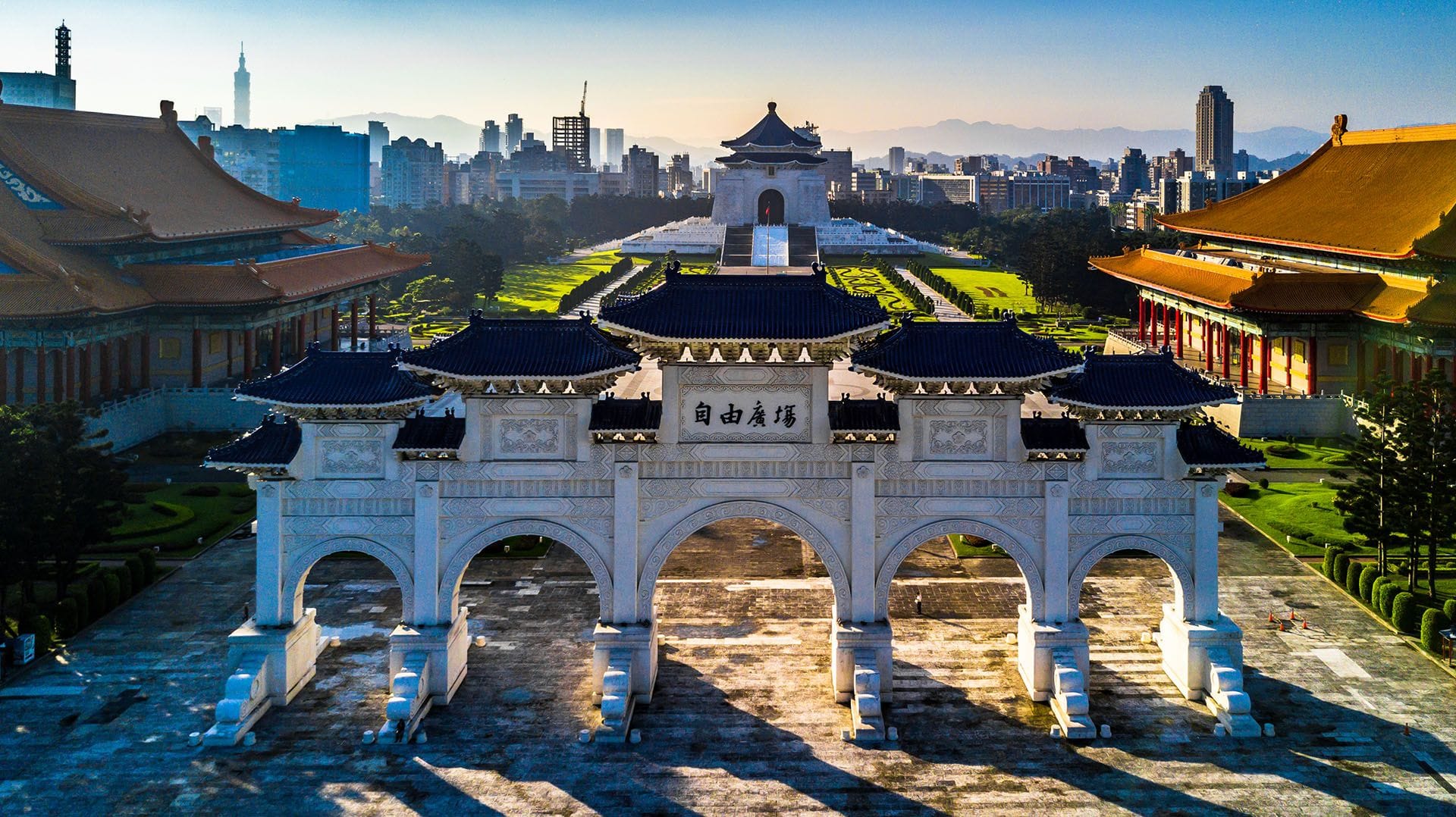 6 Nights in Taichung & Taipei Delights