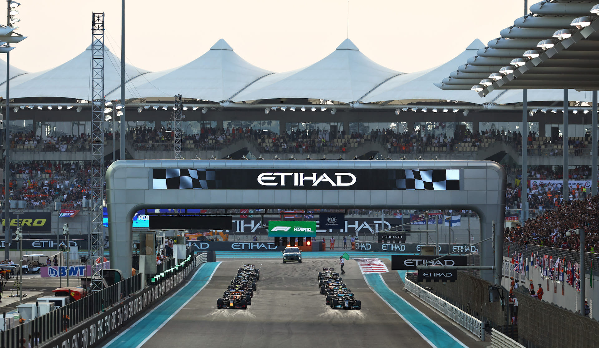 Abu Dhabi Adventure with Friends - Free YAS F1 Circuit Tour