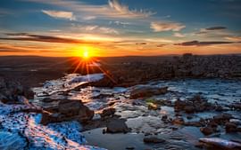 Unforgettable 6-Night Iceland Honeymoon Retreat