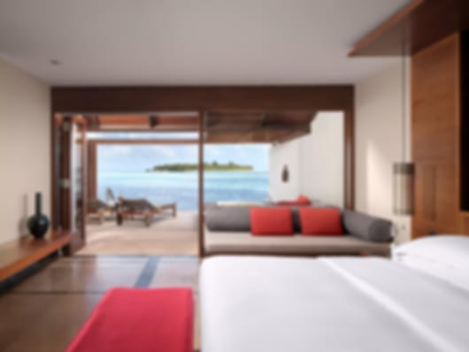 8 nights stay @ Villa Nautica, Paradise island
