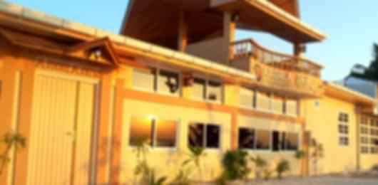 Arora Inn : Unwind in Coastal Comfort