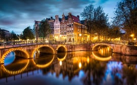 Amsterdam Holiday Package 5 Nights with Dutch Countryside and Giethoorn Canal Cruise