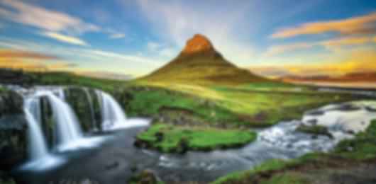 Enchanting 8-Night Iceland Getaway for Couples