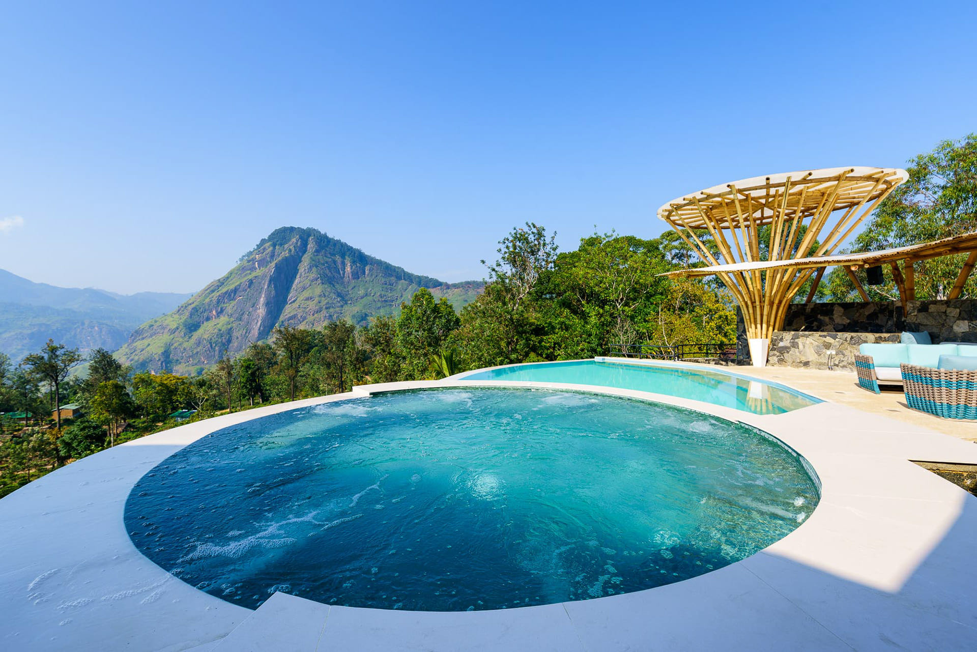Transfer with Ravana Falls, Nine Arch Bridge and Ravana Pool Club