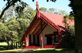 8 nights to Byron Bay, Gold Coast, Queenstown and Paihia