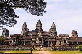 Walk around the culture tour of Angor wat  for 6 days