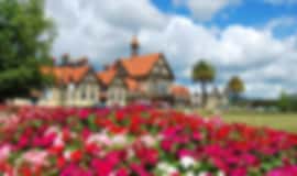 Friends Holiday: 10 Nights In Auckland, Lake Tekapo, Rotorua, Queenstown And Auckland Airport