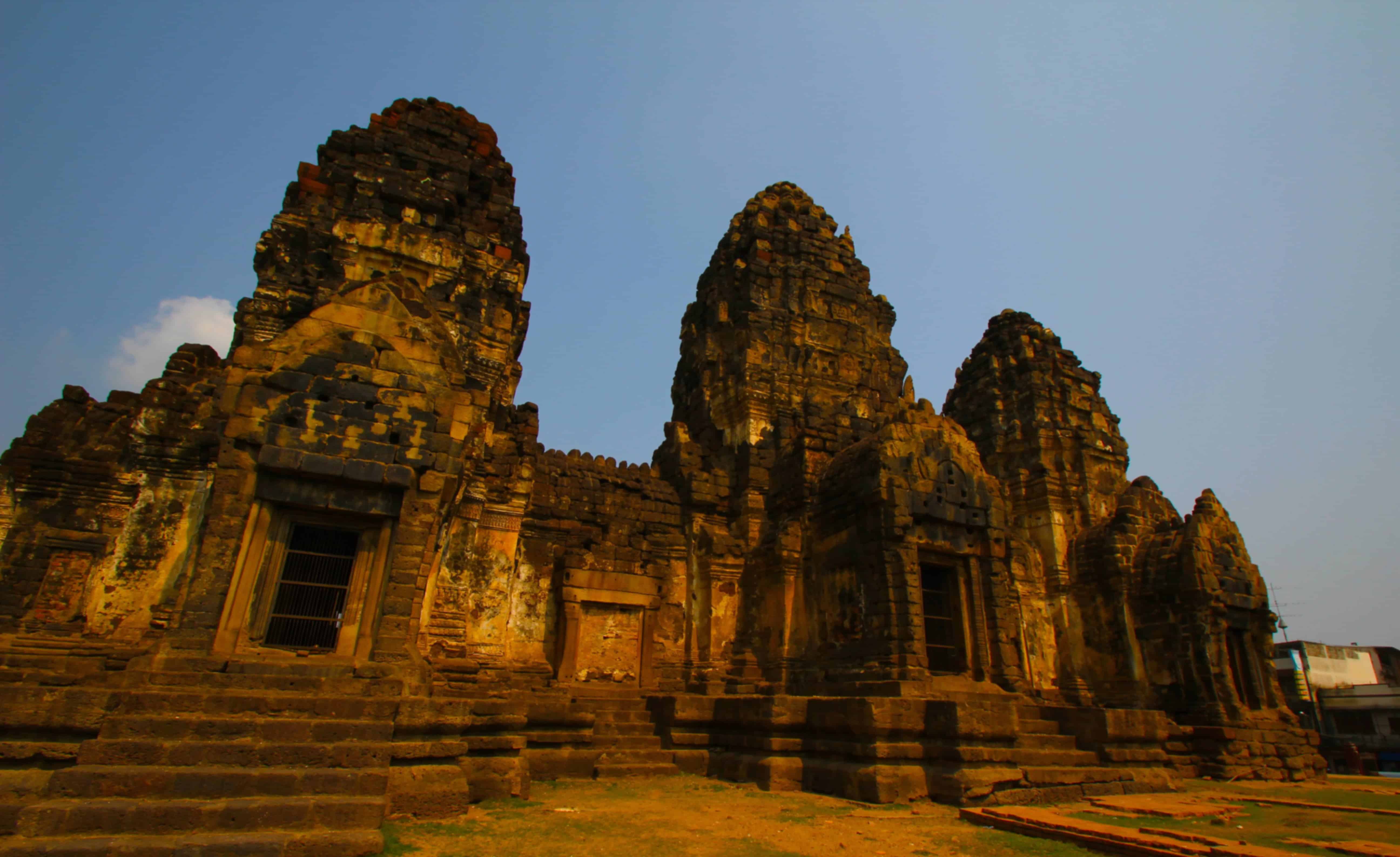 Lopburi Travel Guide and Tourism