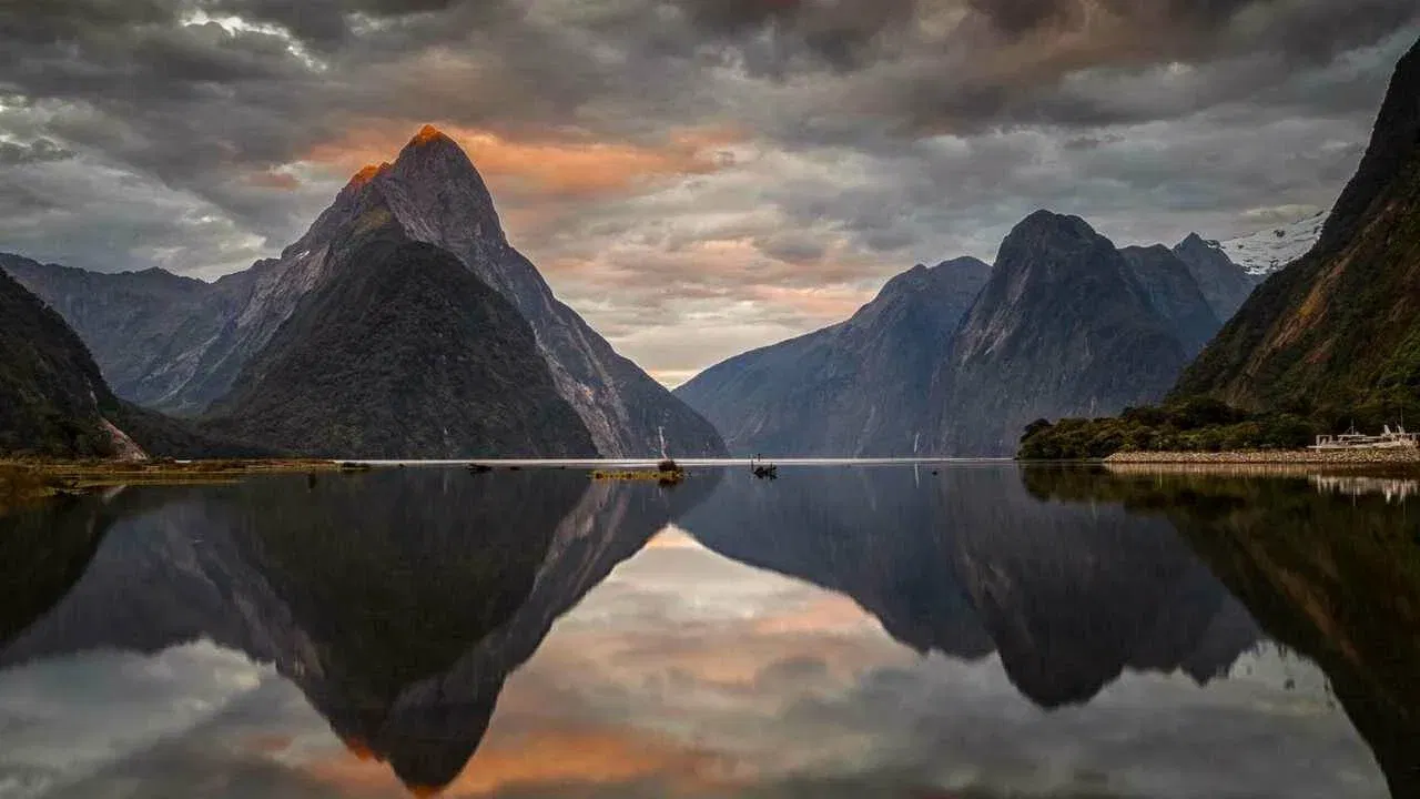 destination-grid-media-cards-packages/new-zealand