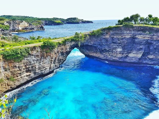 Nusa Penida Island Bali Guide 2026: Beaches, Hotels & Tips