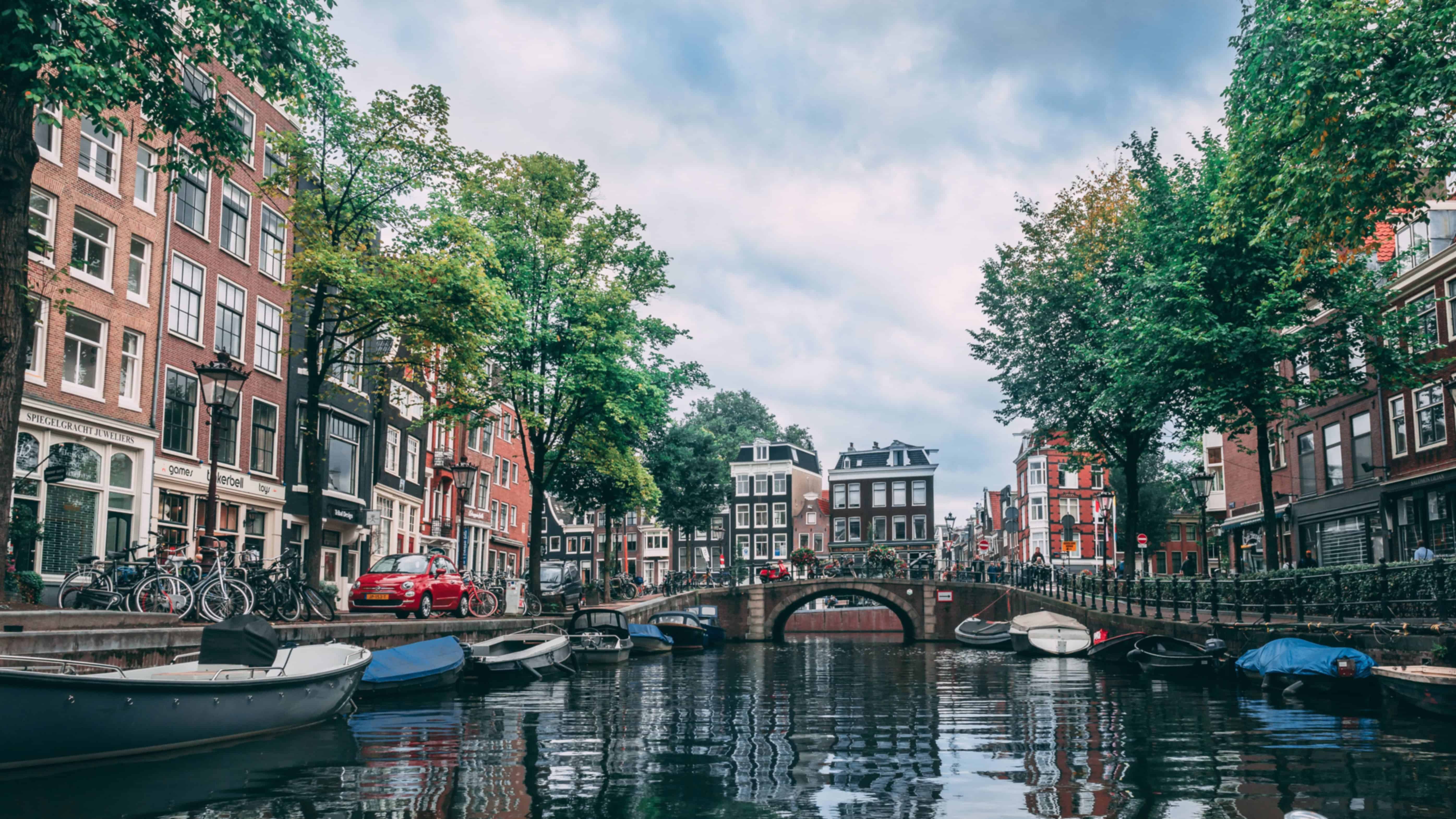 Amsterdam Travel Guide and Tourism