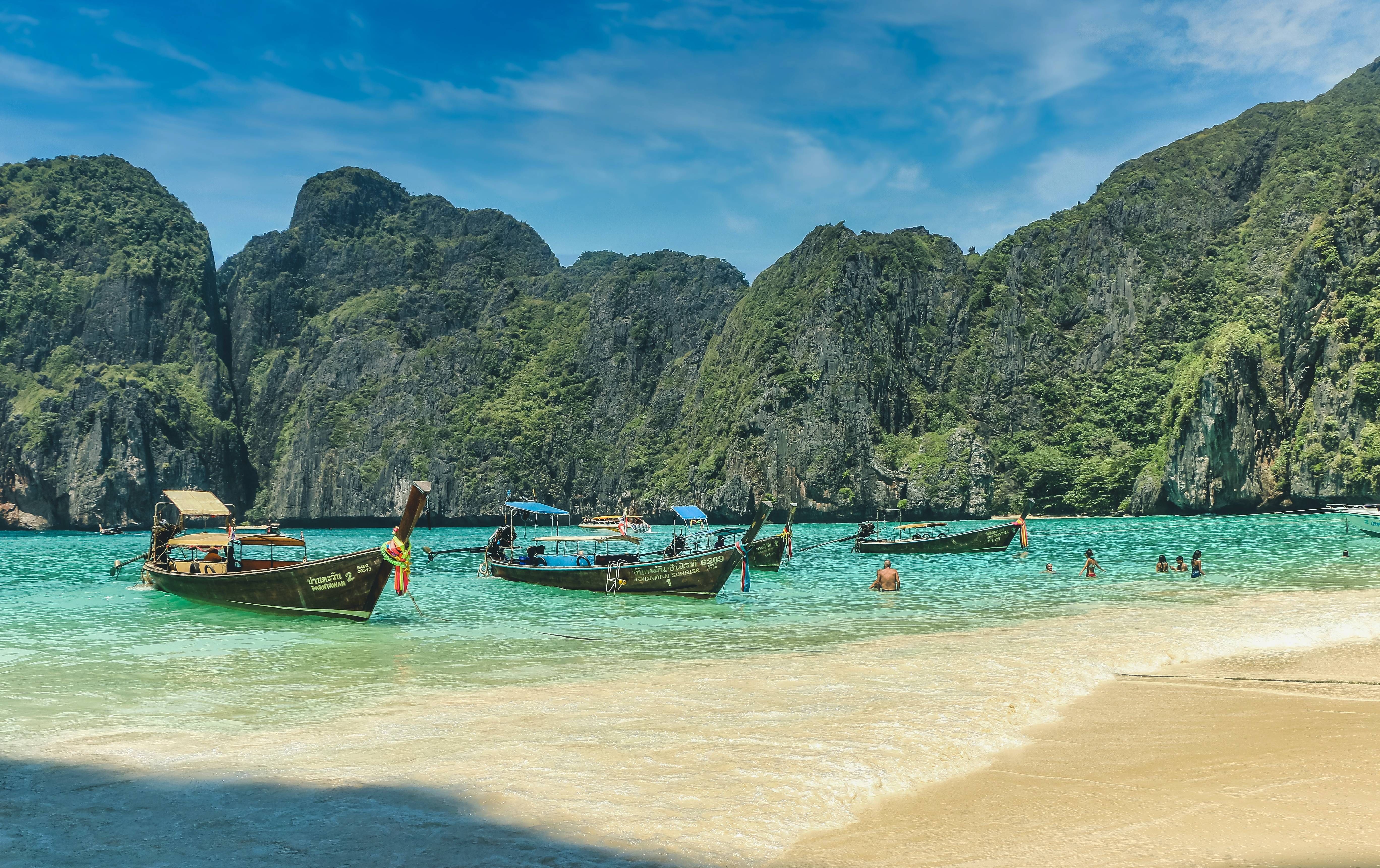 Best Time to Visit Phi Phi Island