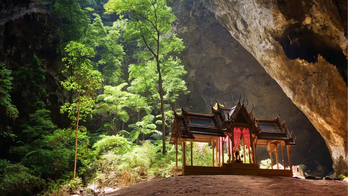 phraya nakhon cave