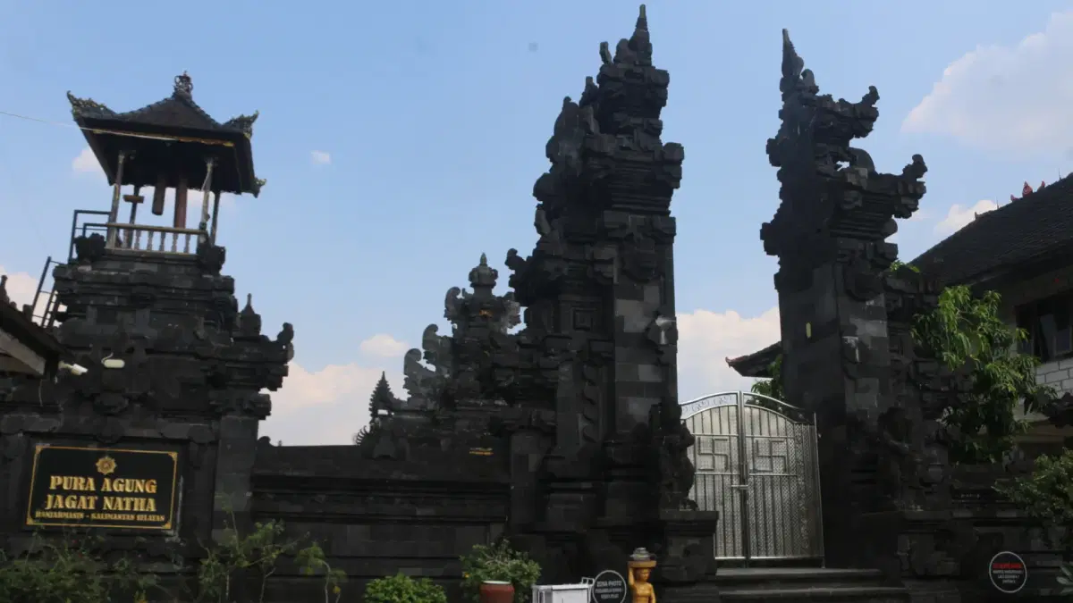pura-agung-jagat-natha