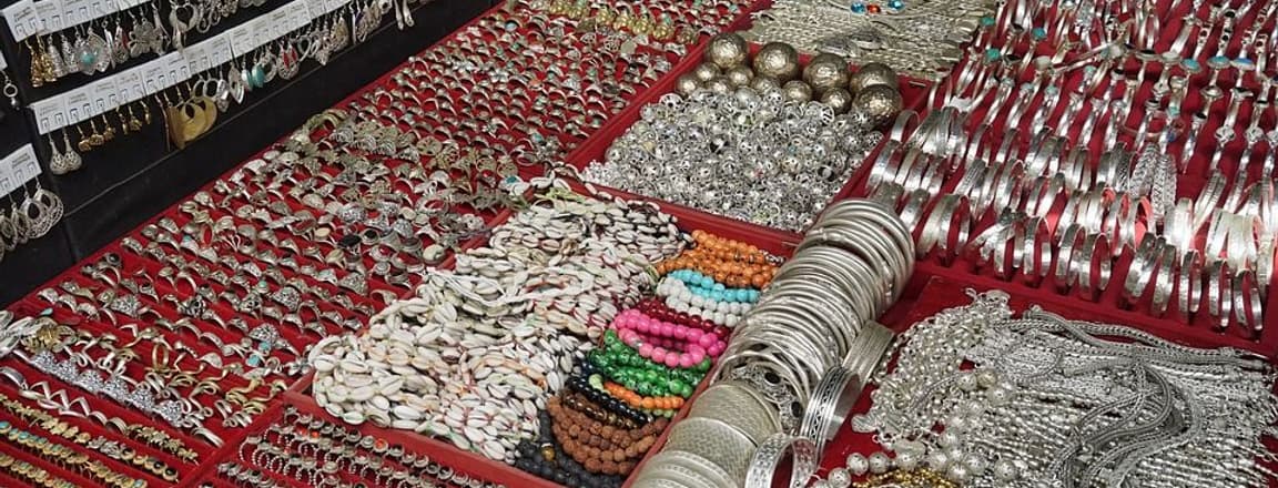 shopping market bali.jpeg