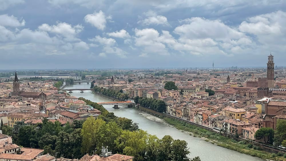 verona_in_9ab42450c6.avif