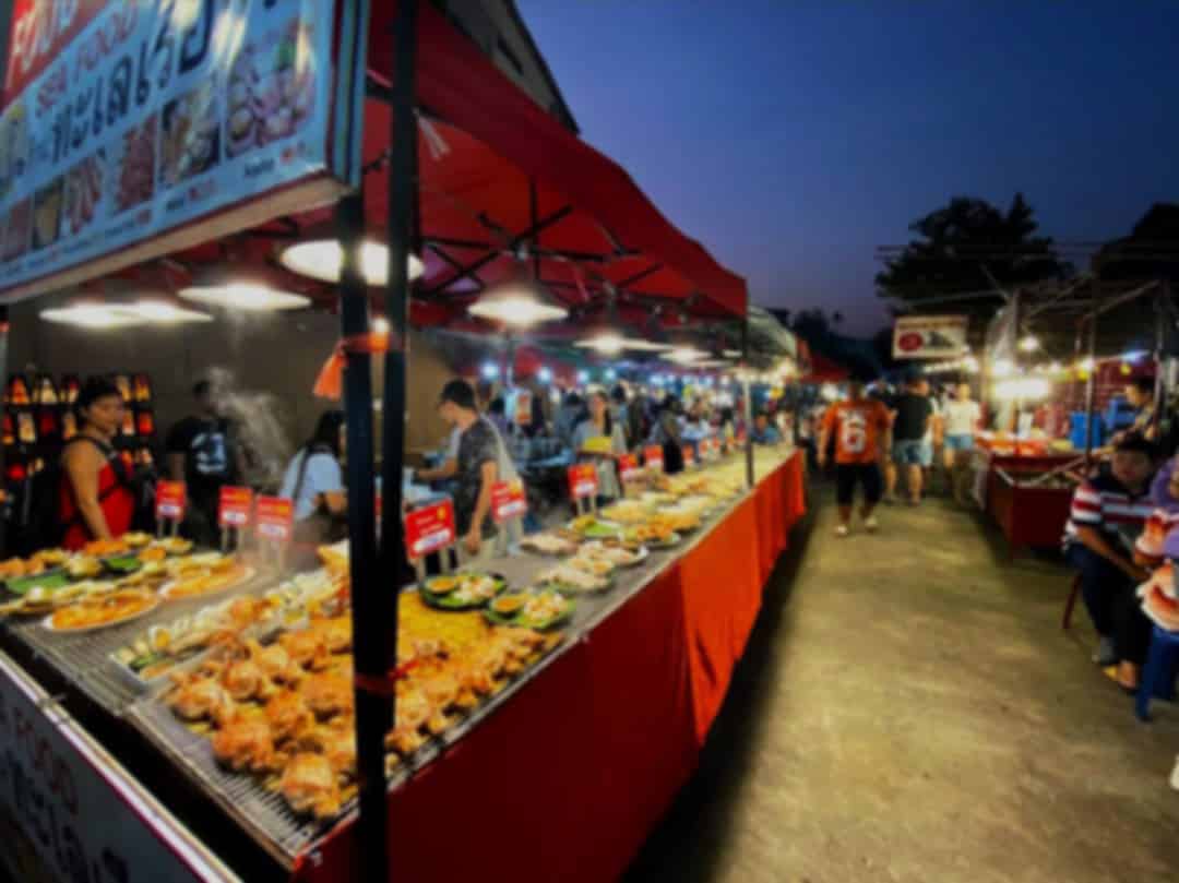Wua Lai Walking Street Chiang Mai Guide: Highlights, Culture & Visiting Tips